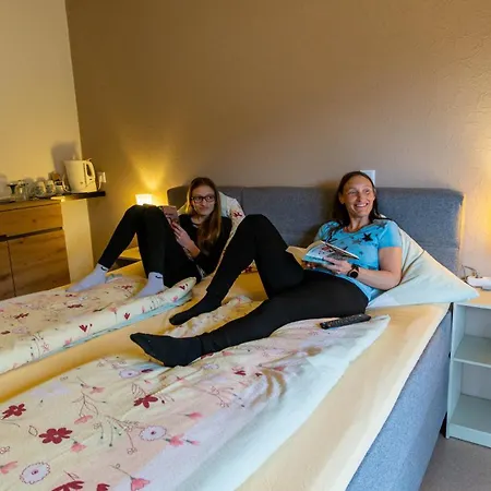 Ferienwohnung Und Gaestezimmer Reis-Kohl Mehring  Chambre photo