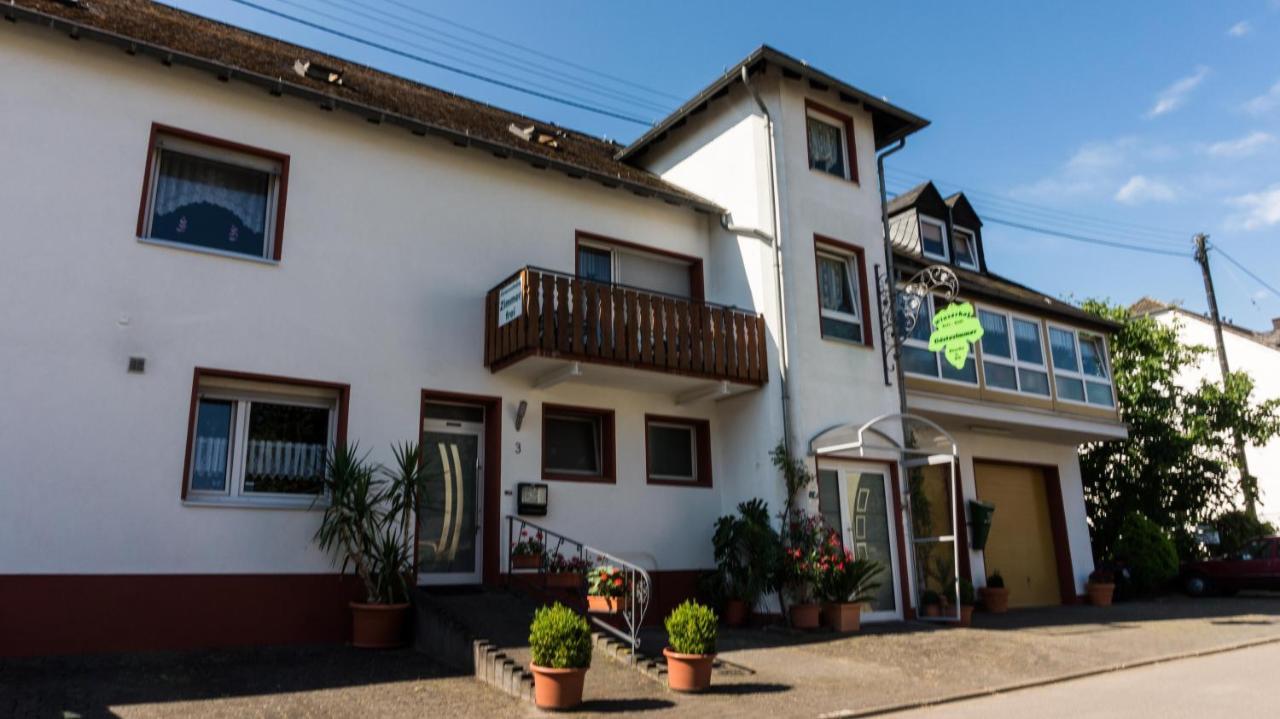 Appartement Und Gaestezimmer Reis-kohl Mehring (Rhineland-Palatinate)