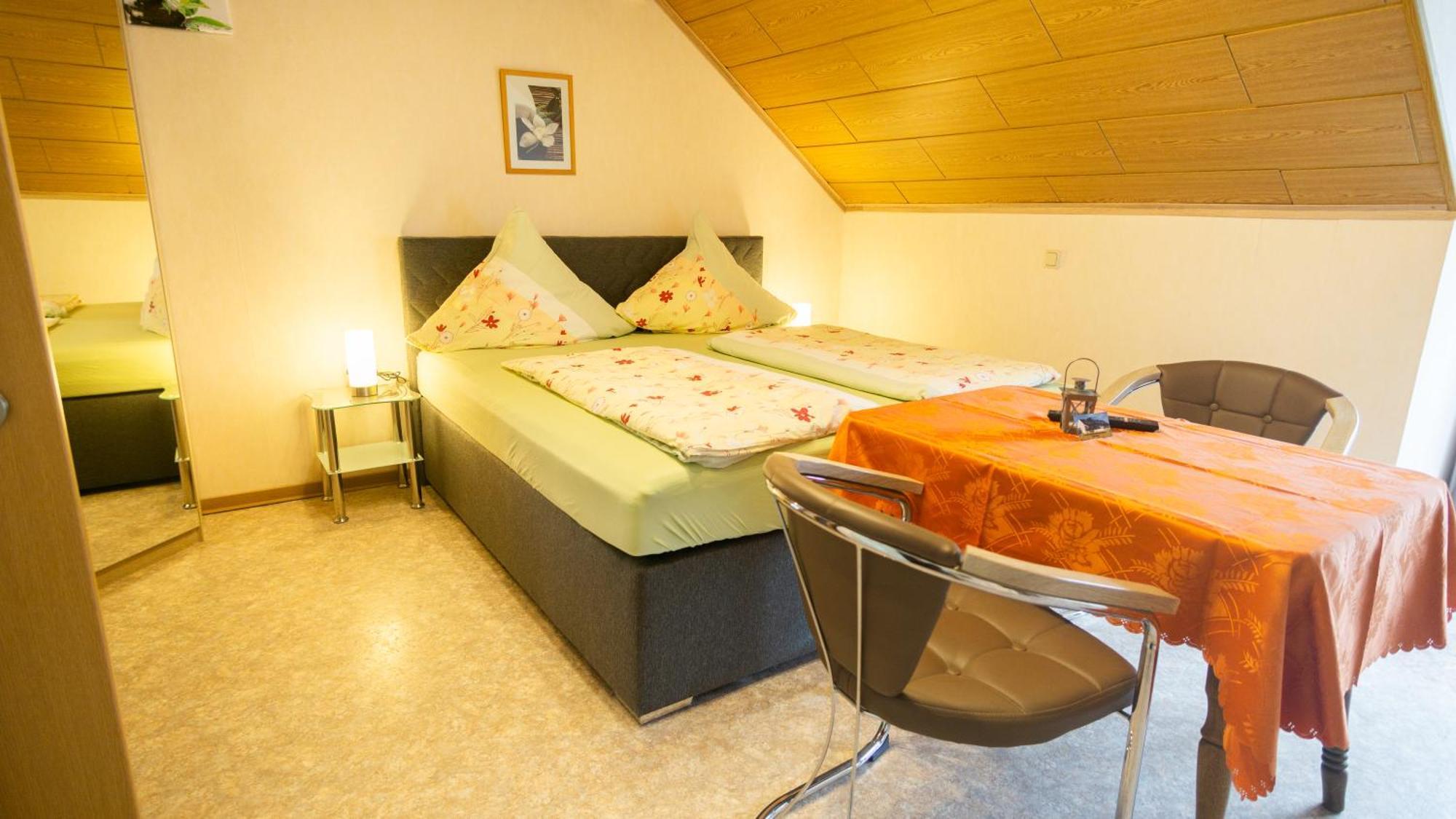 Und Gaestezimmer Reis-kohl Mehring (Rhineland-Palatinate)