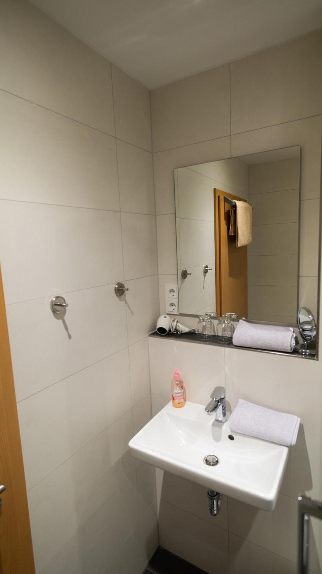 Appartement Und Gaestezimmer Reis-kohl