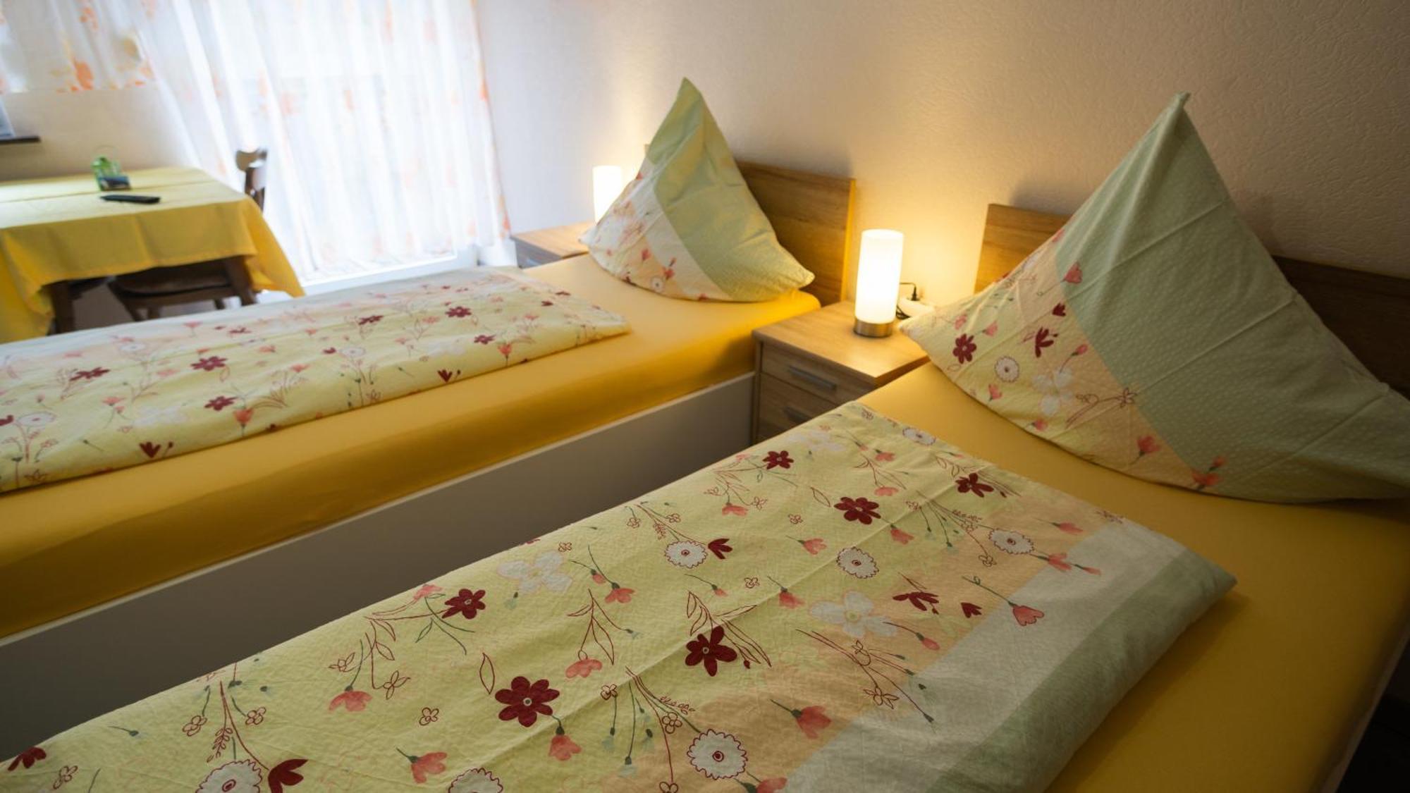 Appartement Und Gaestezimmer Reis-kohl Mehring (Rhineland-Palatinate)