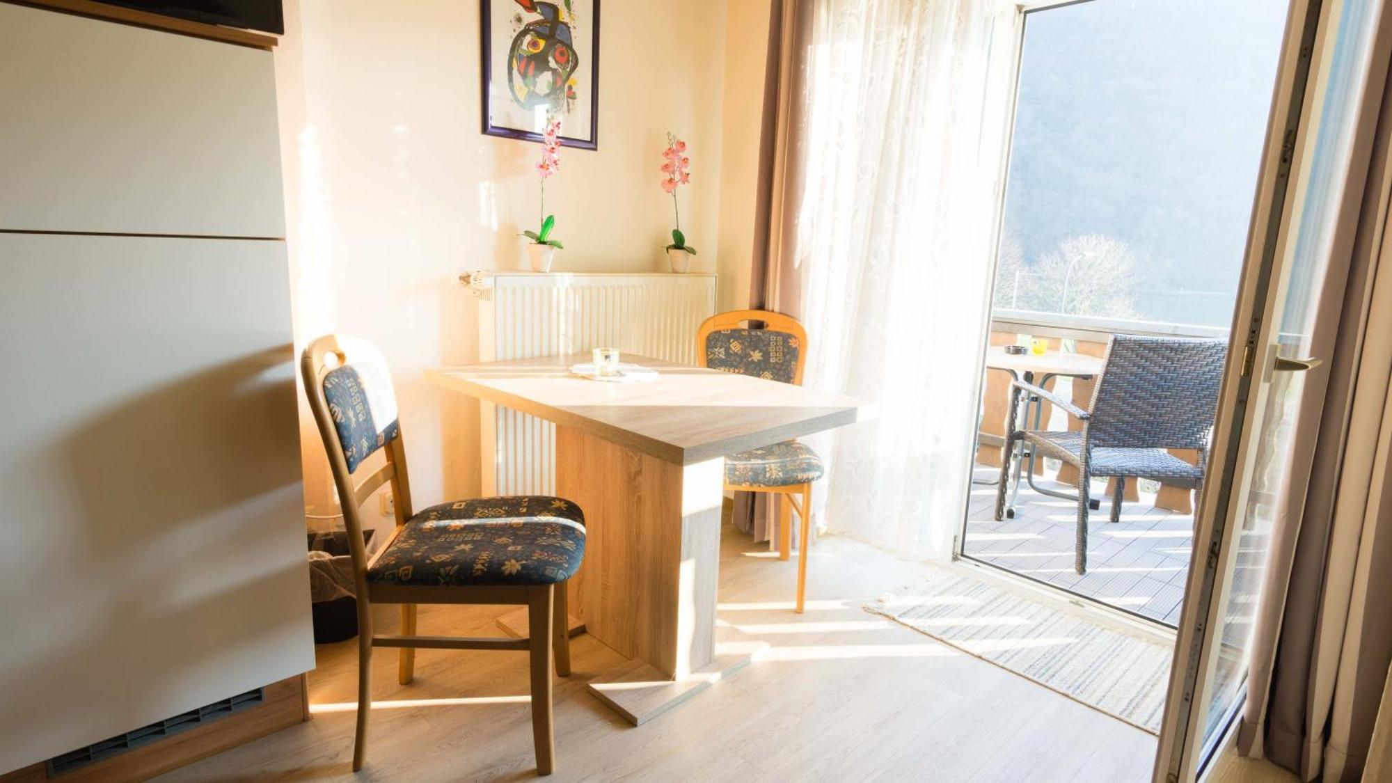 Appartement Und Gaestezimmer Reis-kohl